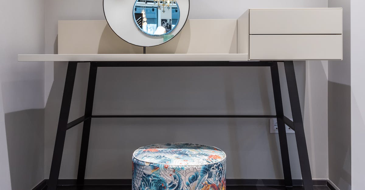 How much stuffing do you put in a Moroccan pouf?