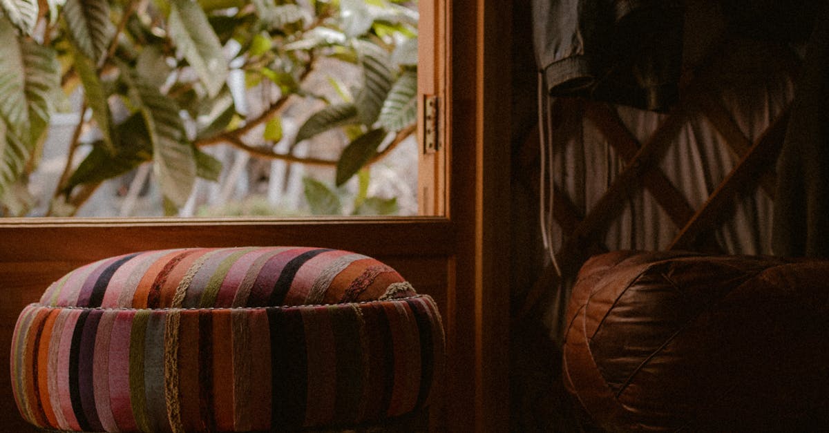 What are floor poufs for?